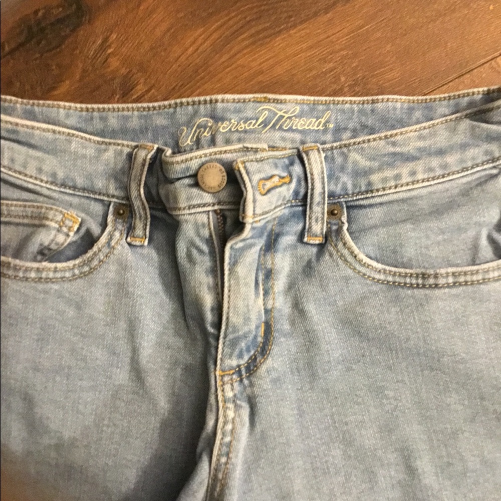 Shorts universal Threads - Picture 3 of 5